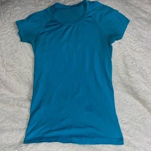 Lululemon T-shirt